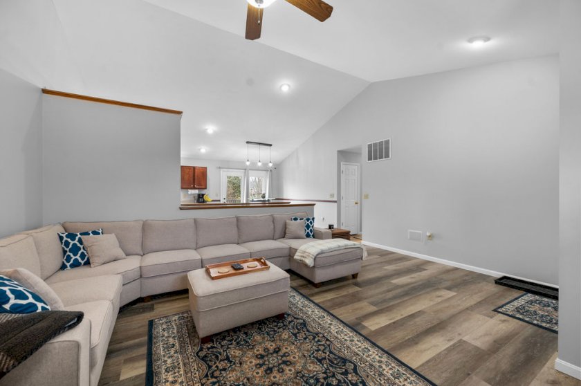 1083 Breckenridge Ln