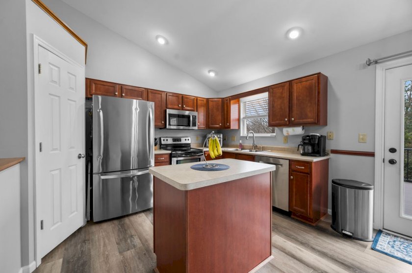 1083 Breckenridge Ln