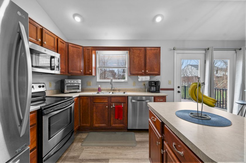 1083 Breckenridge Ln