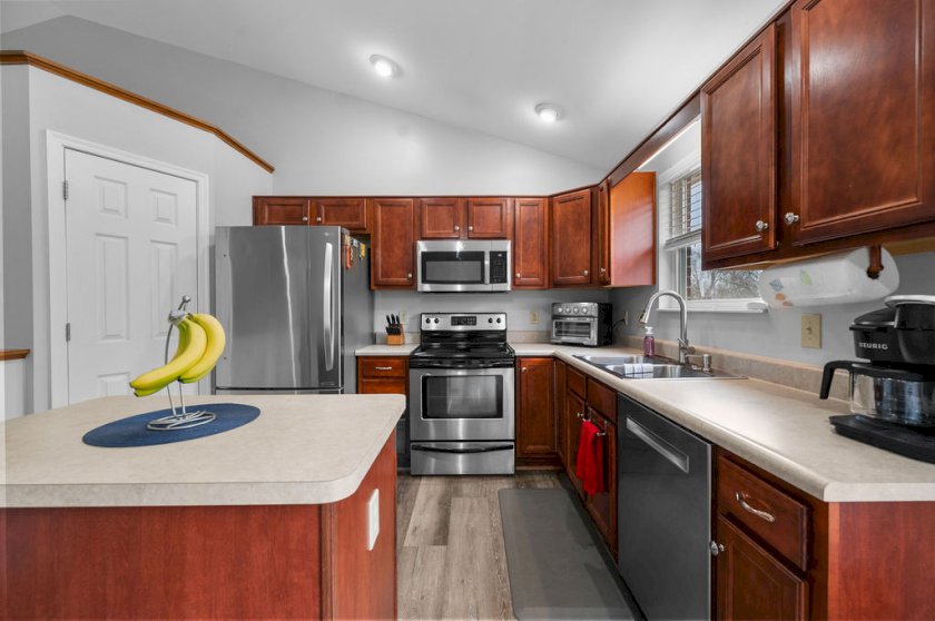 1083 Breckenridge Ln