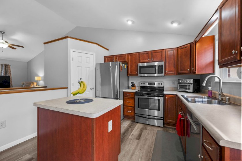 1083 Breckenridge Ln