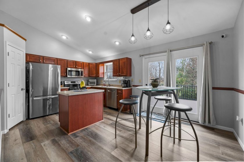 1083 Breckenridge Ln