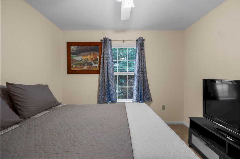 1083 Breckenridge Ln