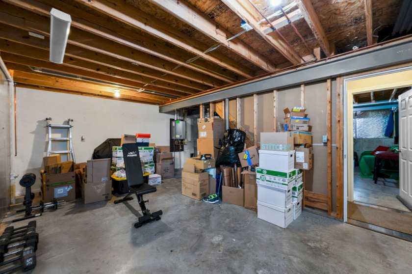 1083 Breckenridge Ln