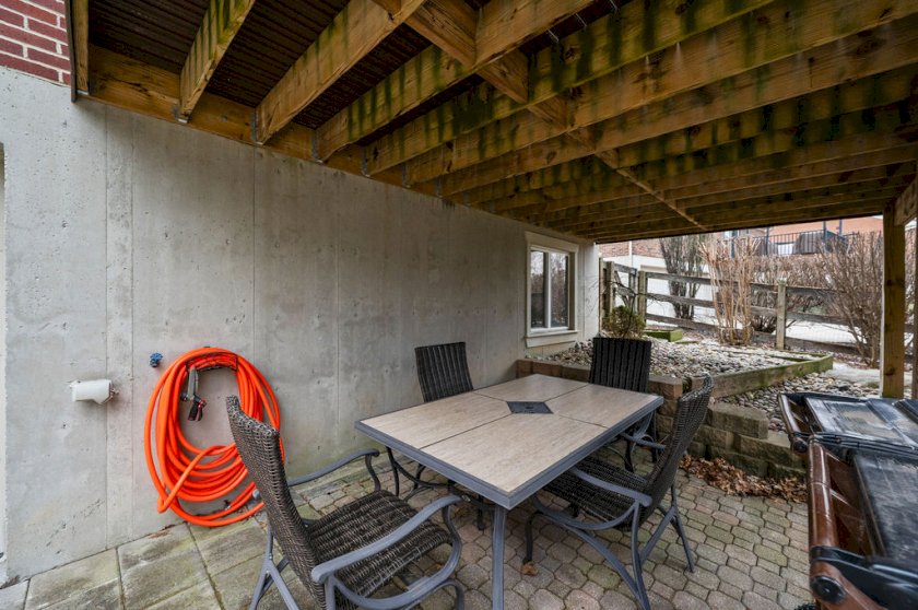 1083 Breckenridge Ln