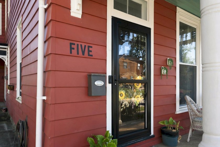 5 Retreat St