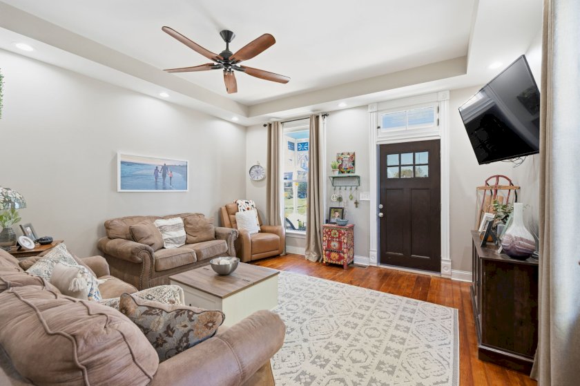 5 Retreat St