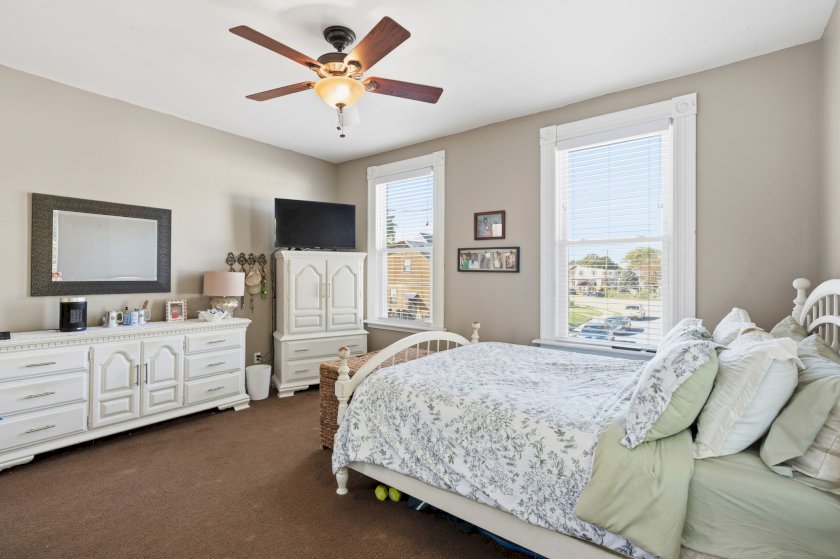 5 Retreat St