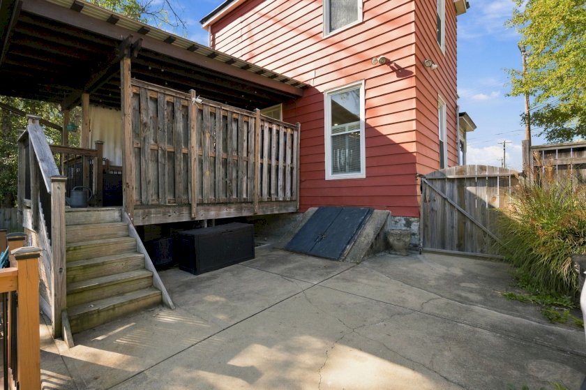 5 Retreat St