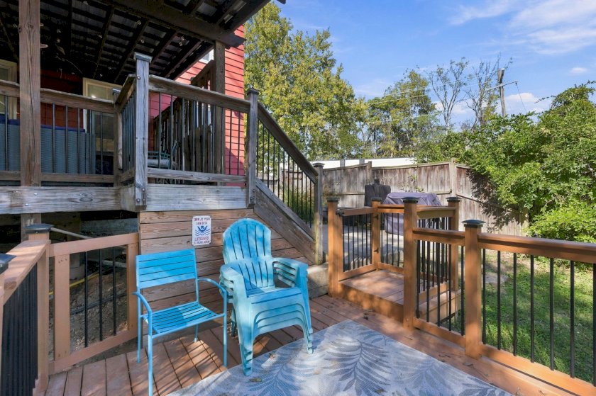 5 Retreat St