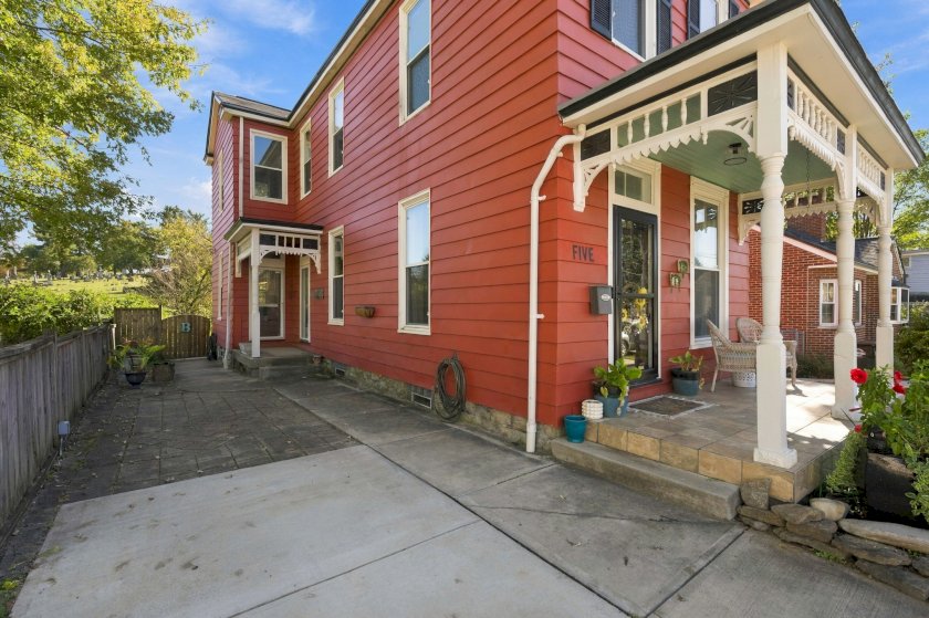 5 Retreat St