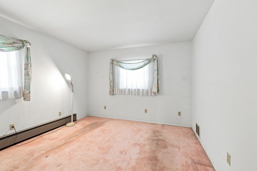 1098 Cecelia Ave