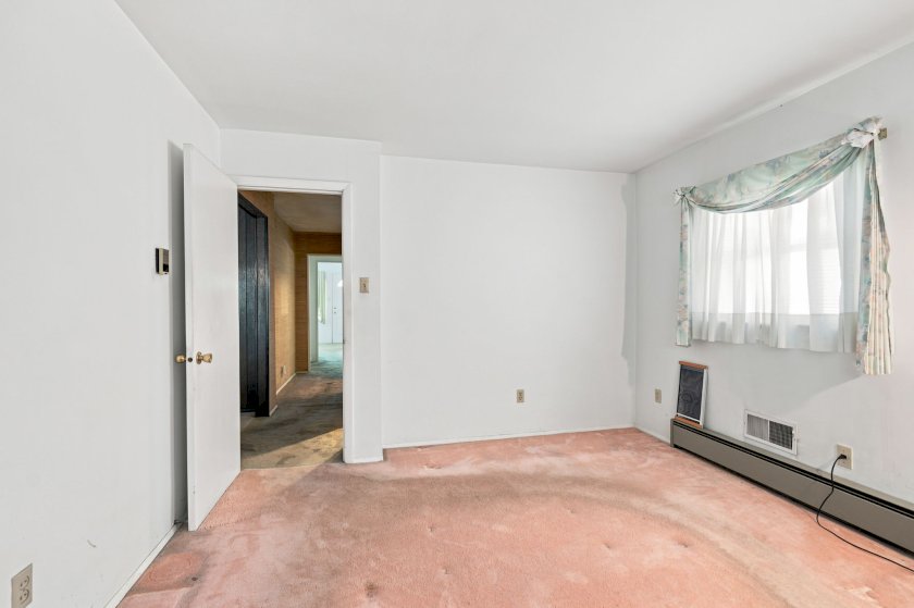 1098 Cecelia Ave