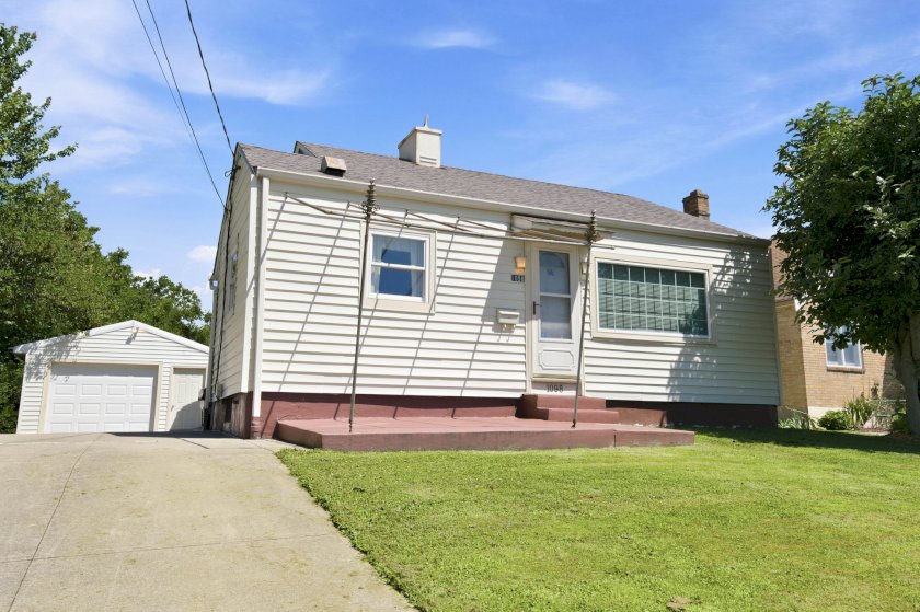 1098 Cecelia Ave