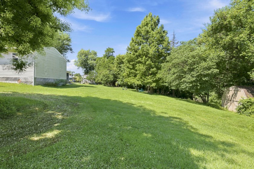1098 Cecelia Ave