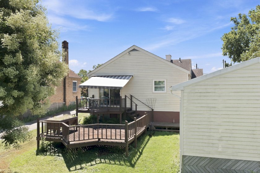 1098 Cecelia Ave