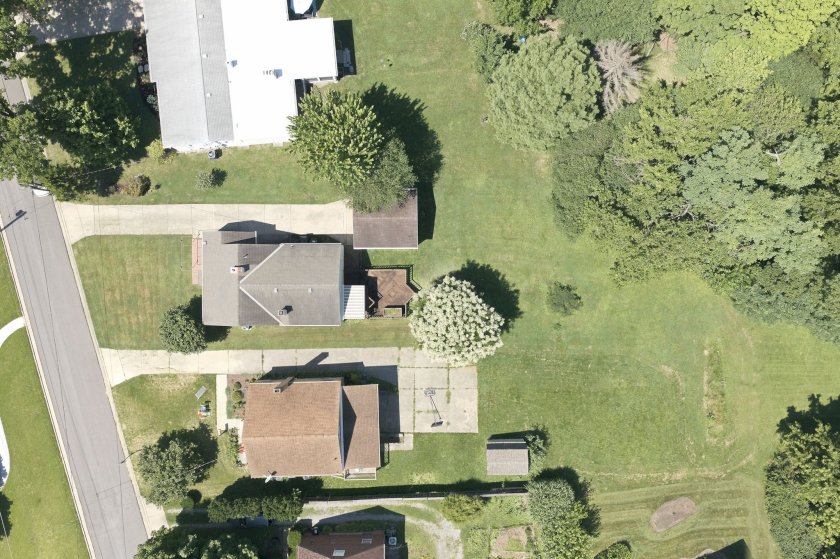 1098 Cecelia Ave