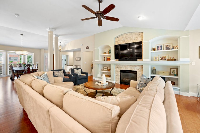 259 Ridgepointe Dr