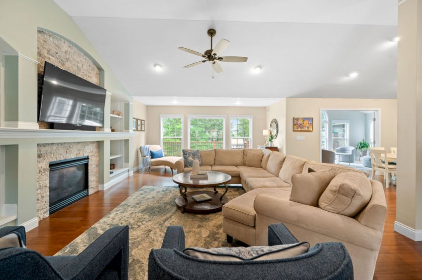 259 Ridgepointe Dr
