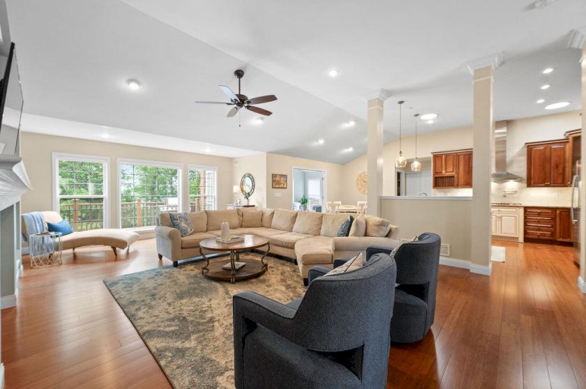 259 Ridgepointe Dr