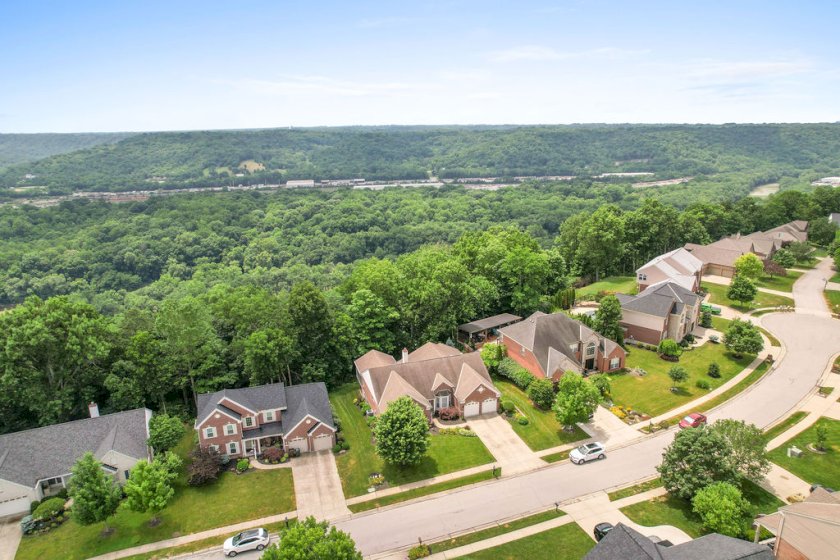 259 Ridgepointe Dr