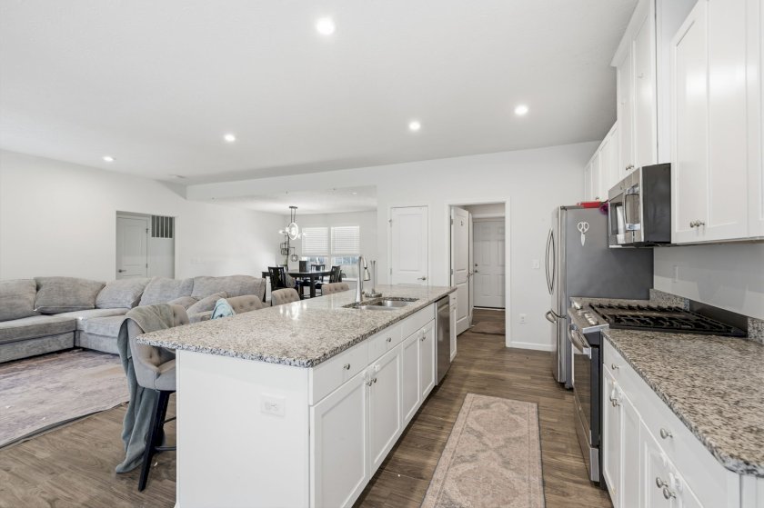 5044 Cavendish Dr