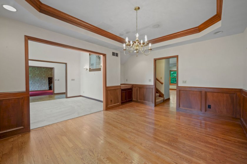 6383 Linzie Ct