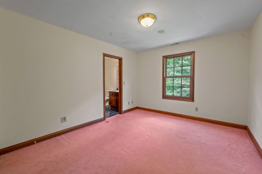 6383 Linzie Ct