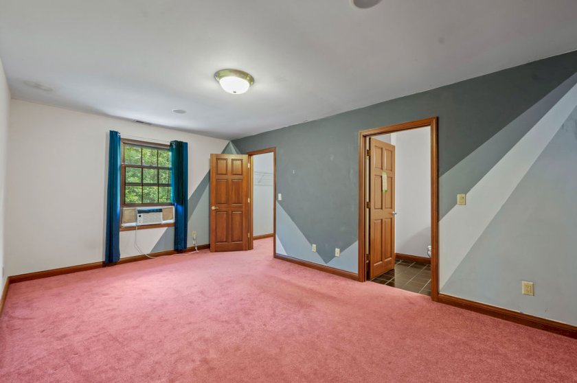6383 Linzie Ct