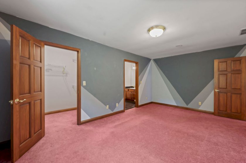 6383 Linzie Ct