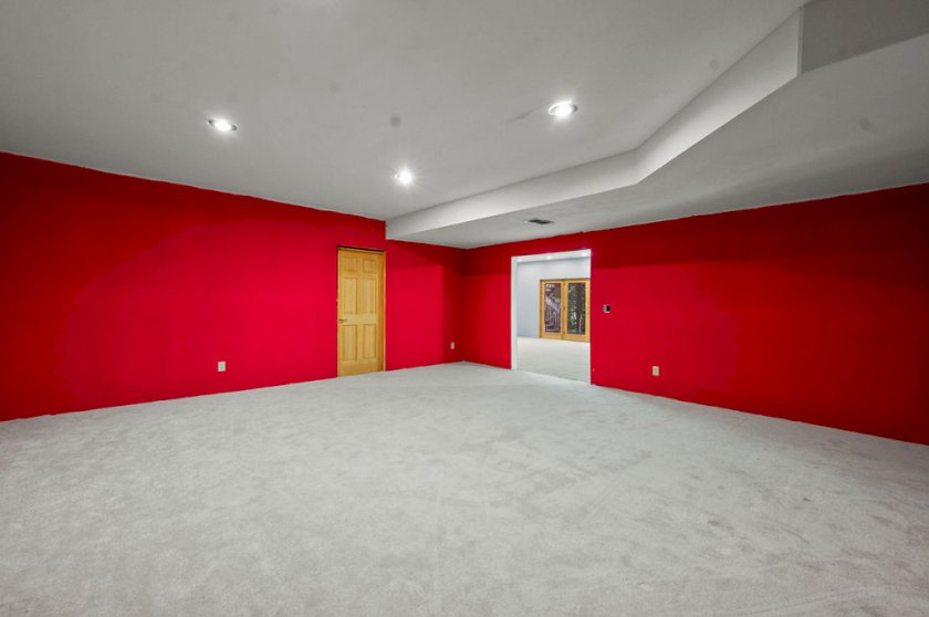 6383 Linzie Ct