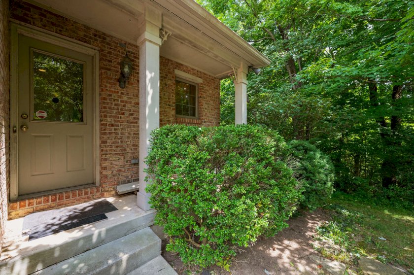 6383 Linzie Ct