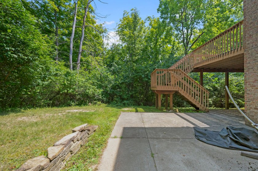 6383 Linzie Ct
