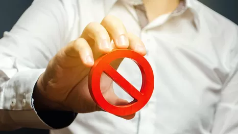 É possível bloquear alguém em grupo de WhatsApp?