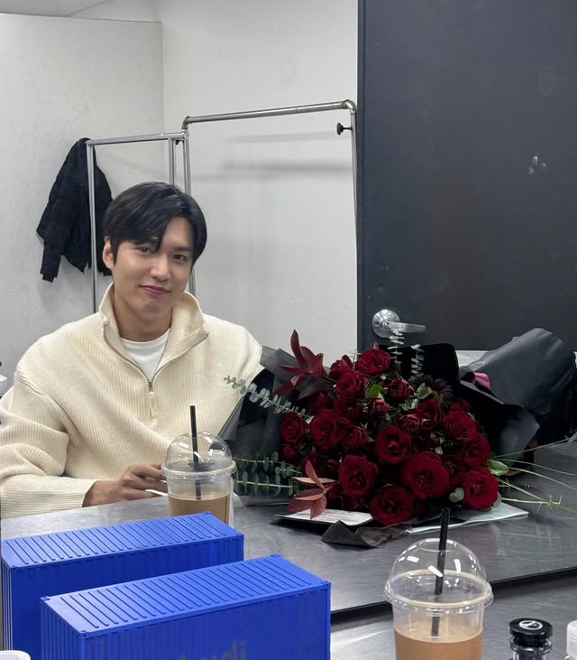 Saved public post media preview 3 from @actorleeminho snapshot