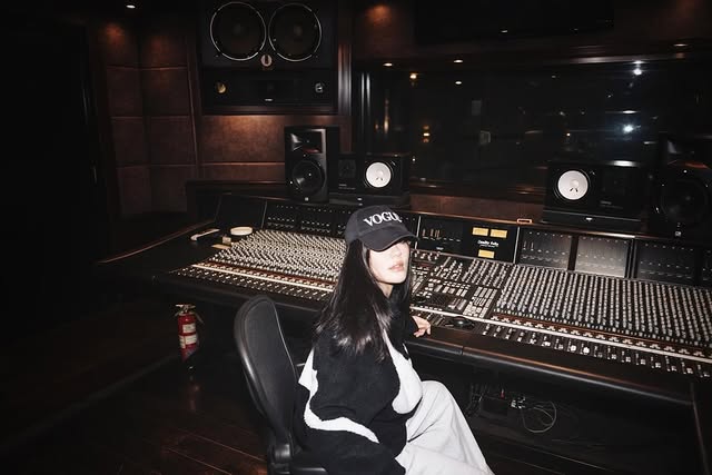 Saved public post media preview 5 from @agnezmo snapshot