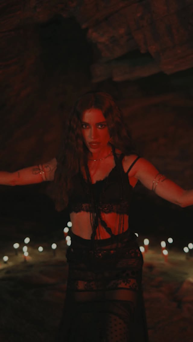 Saved public post media preview 3 from @anitta snapshot