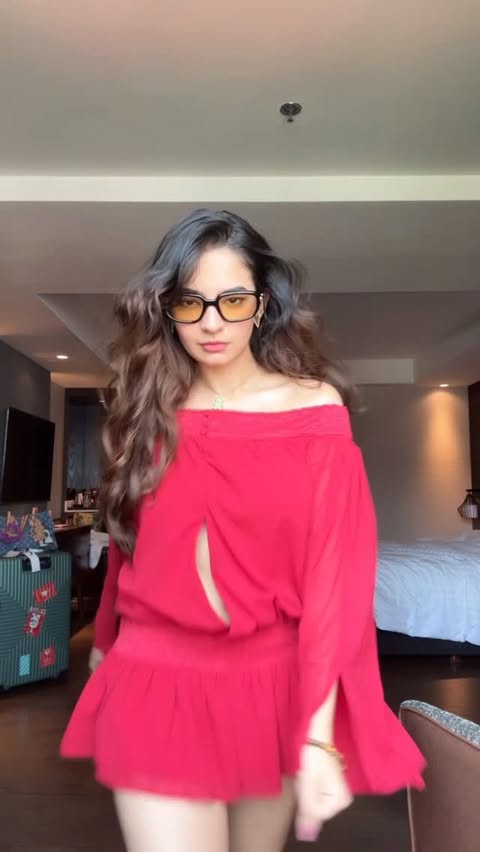 Saved public reels media preview 6 from @anushkasen0408 snapshot