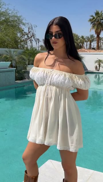 Saved public reels media preview 1 from @charlidamelio snapshot