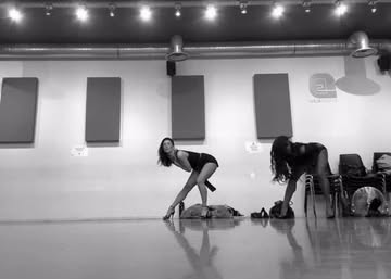 Saved public reels media preview 8 from @charlidamelio snapshot