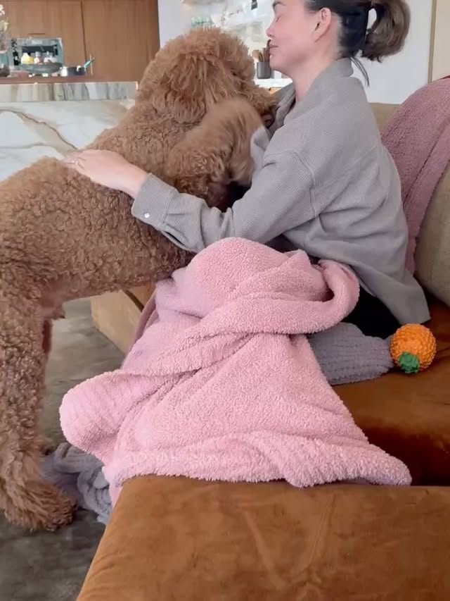 Saved public post media preview 8 from @chrissyteigen snapshot