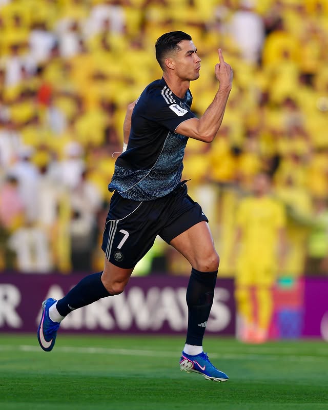 Saved public post media preview 4 from @cristiano snapshot