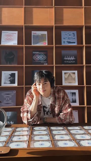 Saved public reels media preview 2 from @eunwo.o_c snapshot