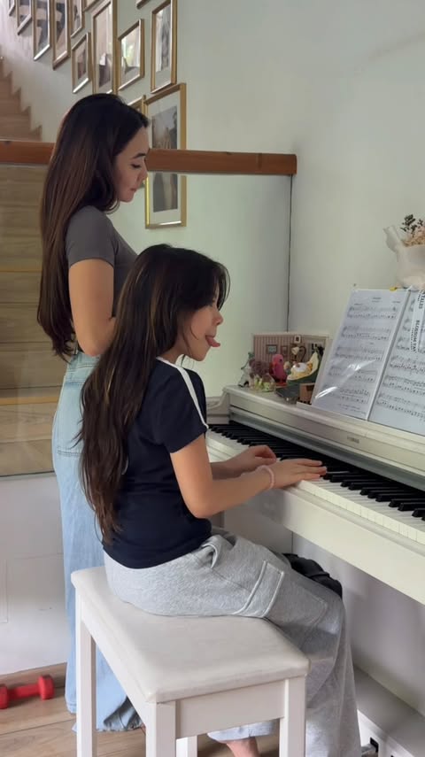 Saved public reels media preview 4 from @gisel_la snapshot