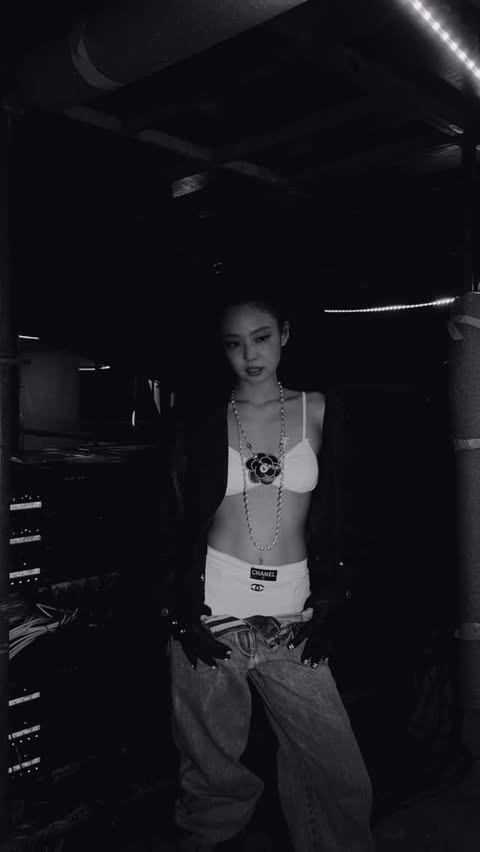 Saved public reels media preview 2 from @jennierubyjane snapshot