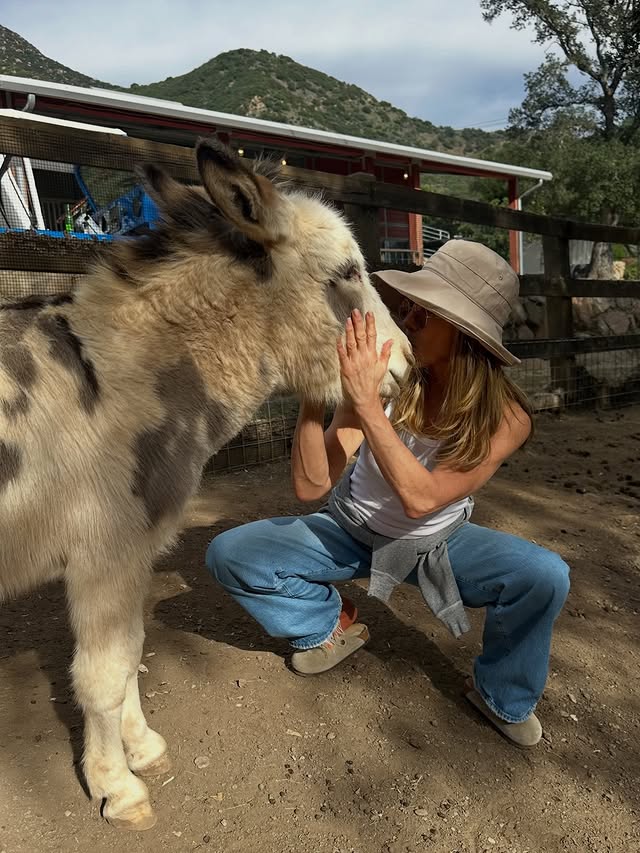Saved public post media preview 2 from @jenniferaniston snapshot