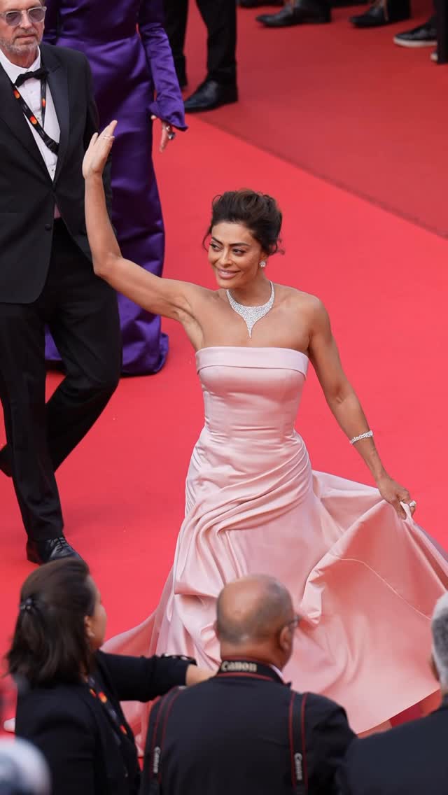 Saved public post media preview 2 from @julianapaes snapshot