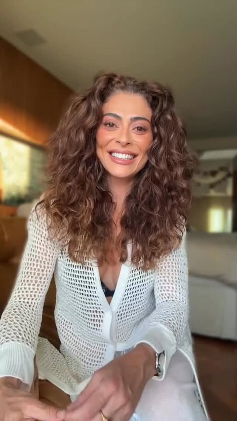 Saved public reels media preview 7 from @julianapaes snapshot