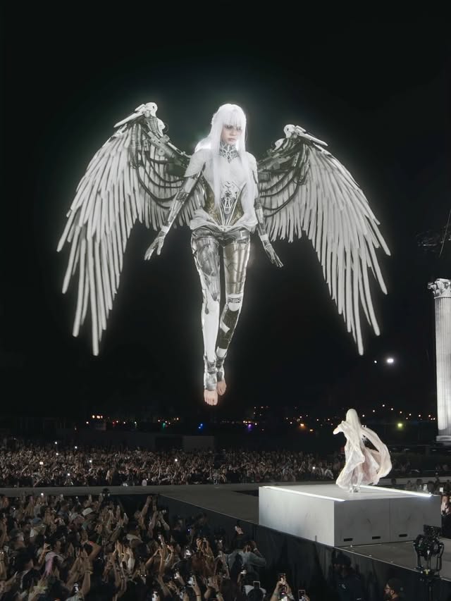 Saved public post media preview 2 from @lalalalisa_m snapshot