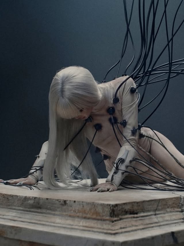 Saved public post media preview 4 from @lalalalisa_m snapshot